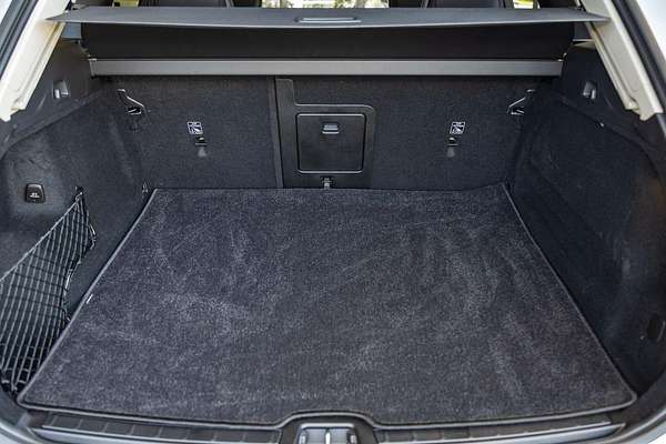 2024 Volvo XC60 Plus B5