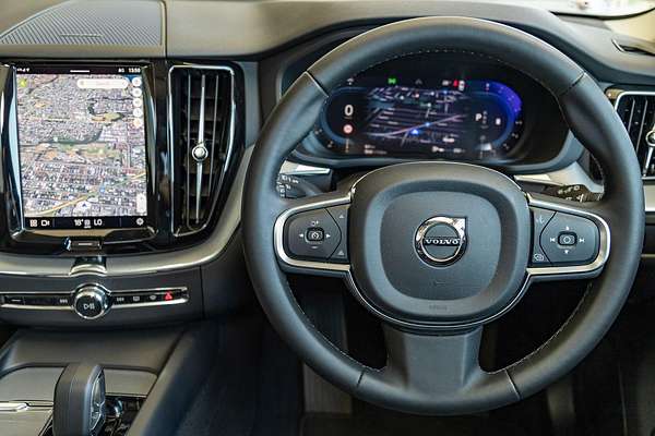 2024 Volvo XC60 Plus B5