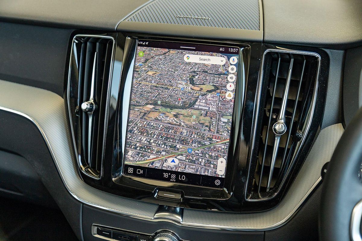 2024 Volvo XC60 Plus B5