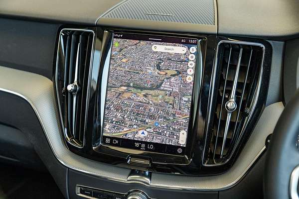 2024 Volvo XC60 Plus B5