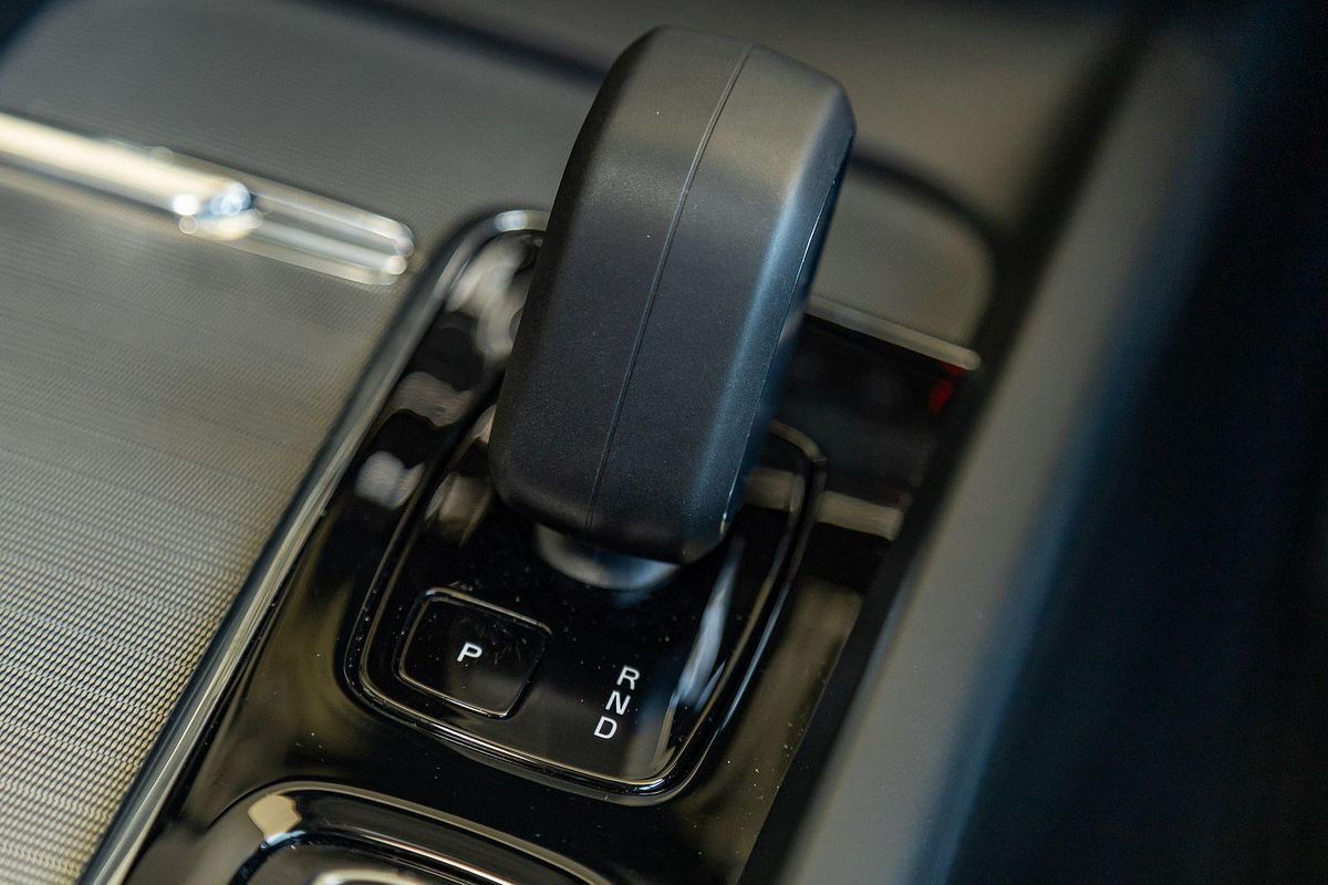 2024 Volvo XC60 Plus B5