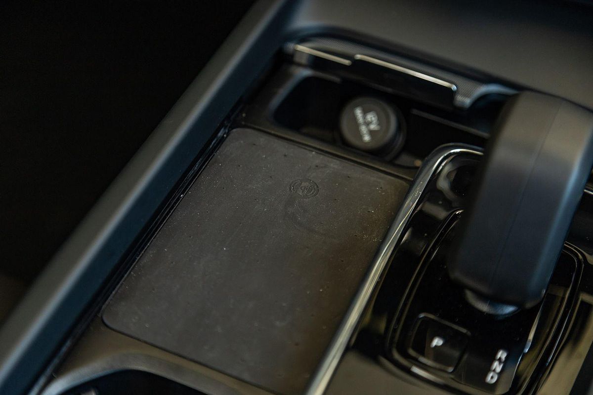 2024 Volvo XC60 Plus B5