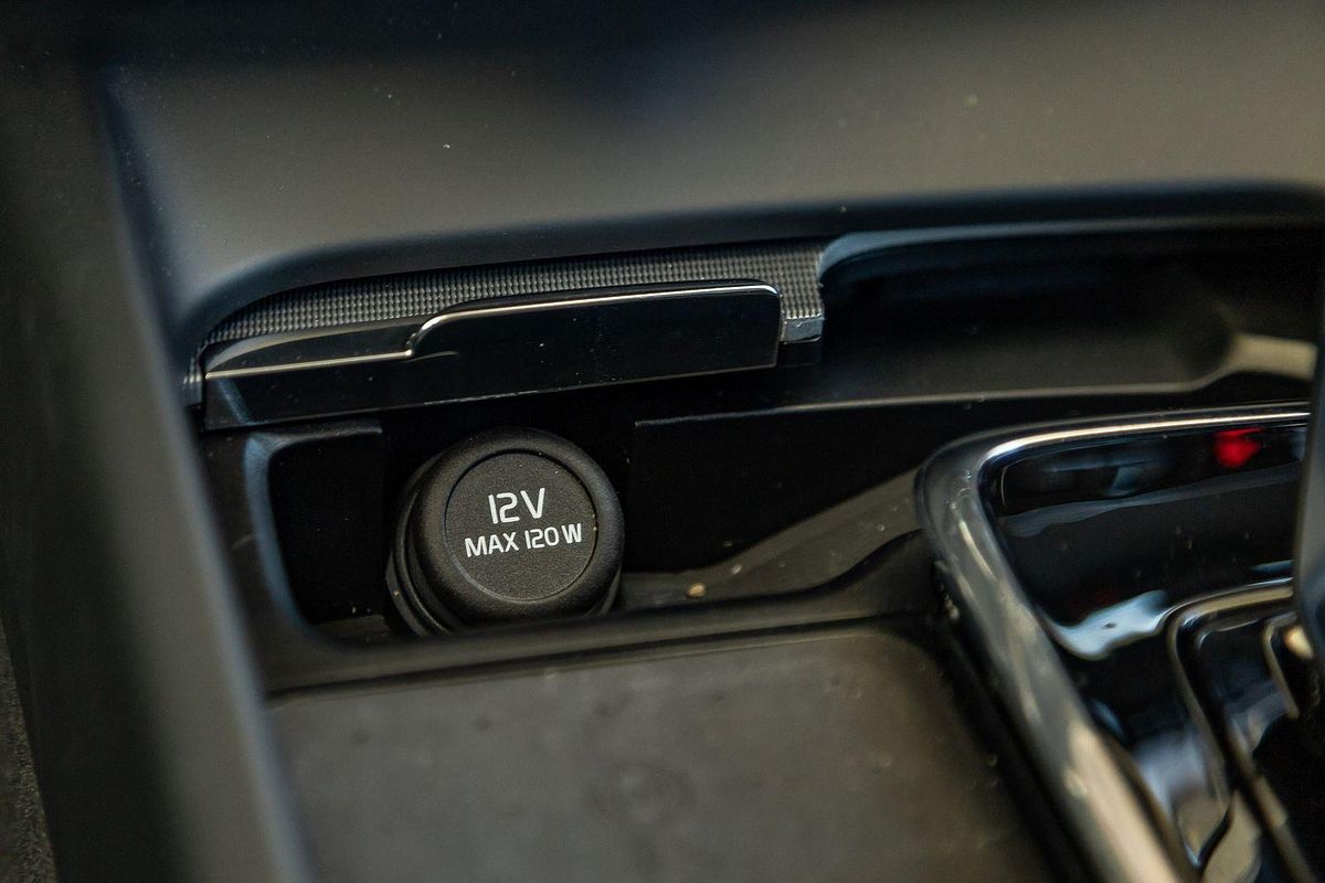 2024 Volvo XC60 Plus B5