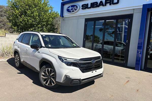 2025 Subaru Forester Hybrid Touring S6