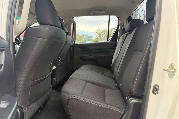 2015 Toyota Hilux SR GUN126R 4X4