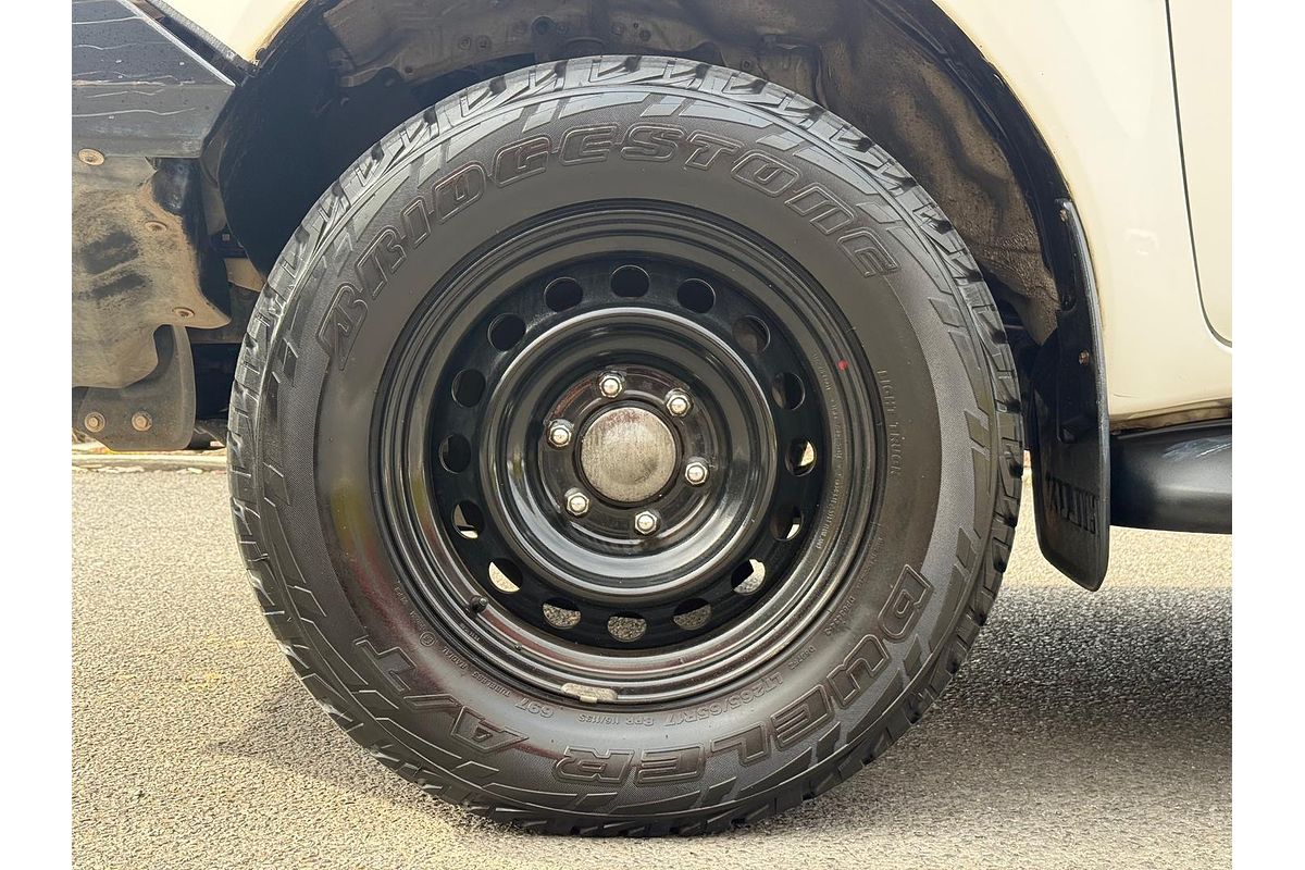 2015 Toyota Hilux SR GUN126R 4X4