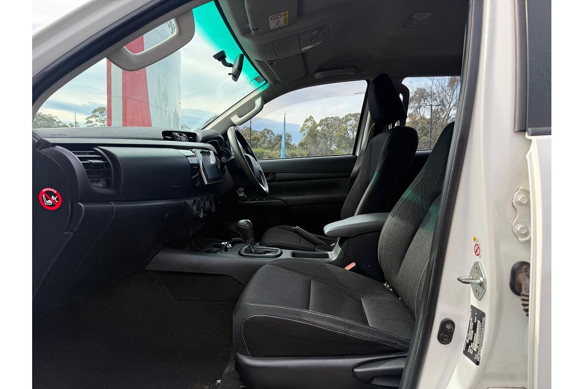 2015 Toyota Hilux SR GUN126R 4X4