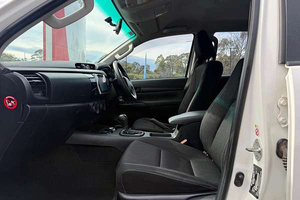 2015 Toyota Hilux SR GUN126R 4X4