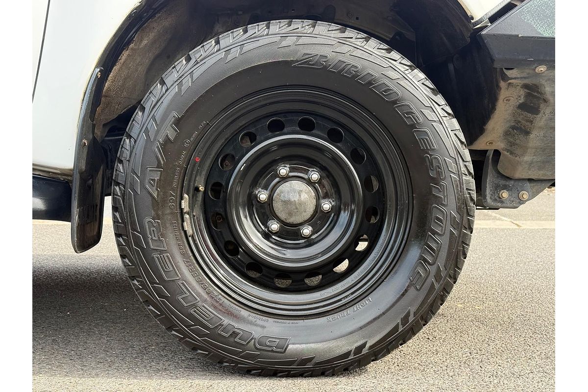 2015 Toyota Hilux SR GUN126R 4X4