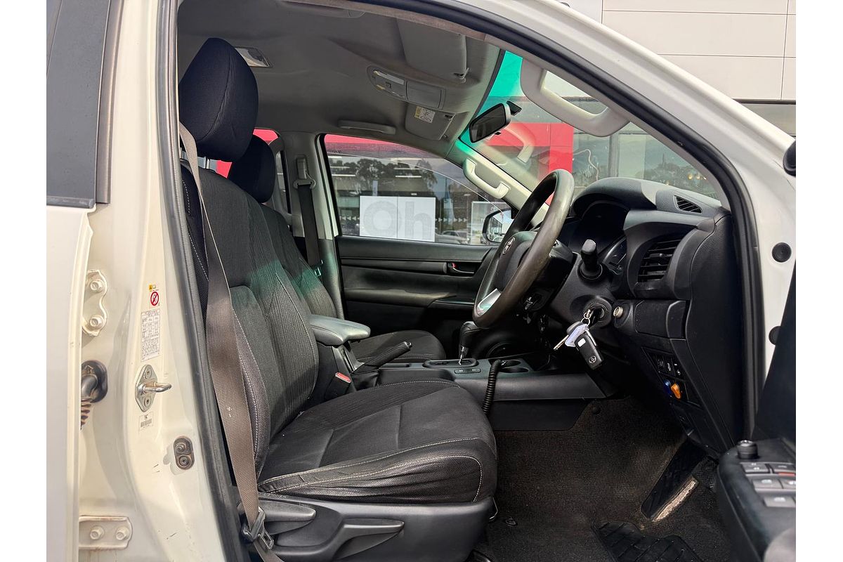 2015 Toyota Hilux SR GUN126R 4X4