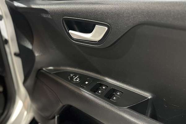 2022 Kia Stonic S YB