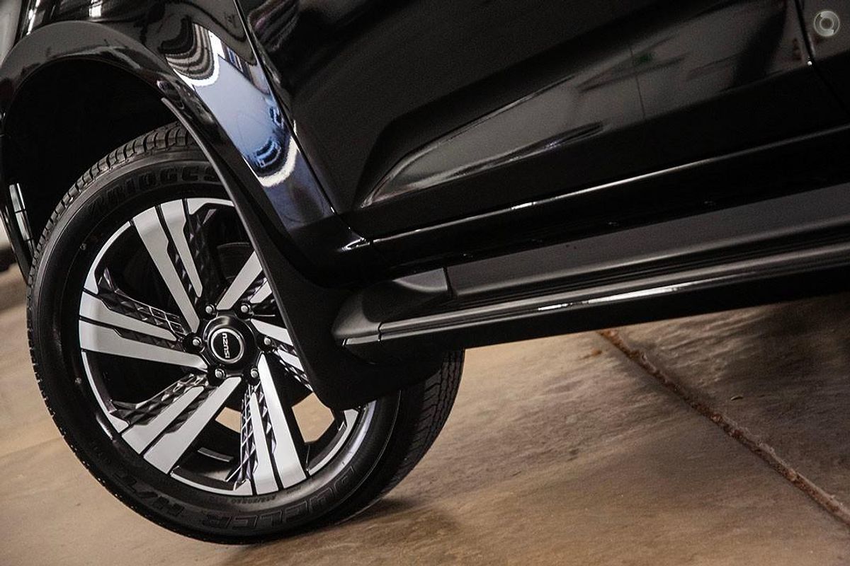 2025 Isuzu MU-X LS-T