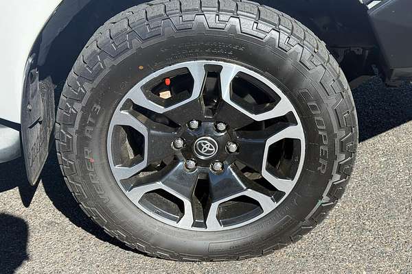 2020 Toyota Hilux SR5 GUN126R 4X4