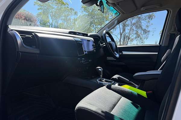 2020 Toyota Hilux SR5 GUN126R 4X4