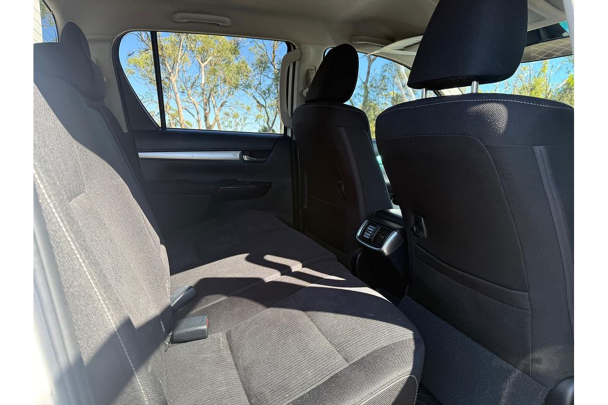 2020 Toyota Hilux SR5 GUN126R 4X4