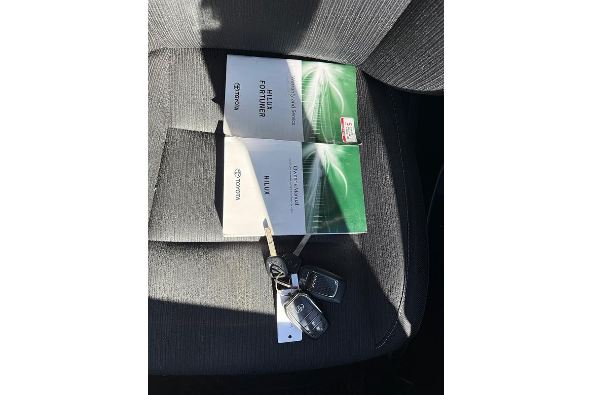 2020 Toyota Hilux SR5 GUN126R 4X4