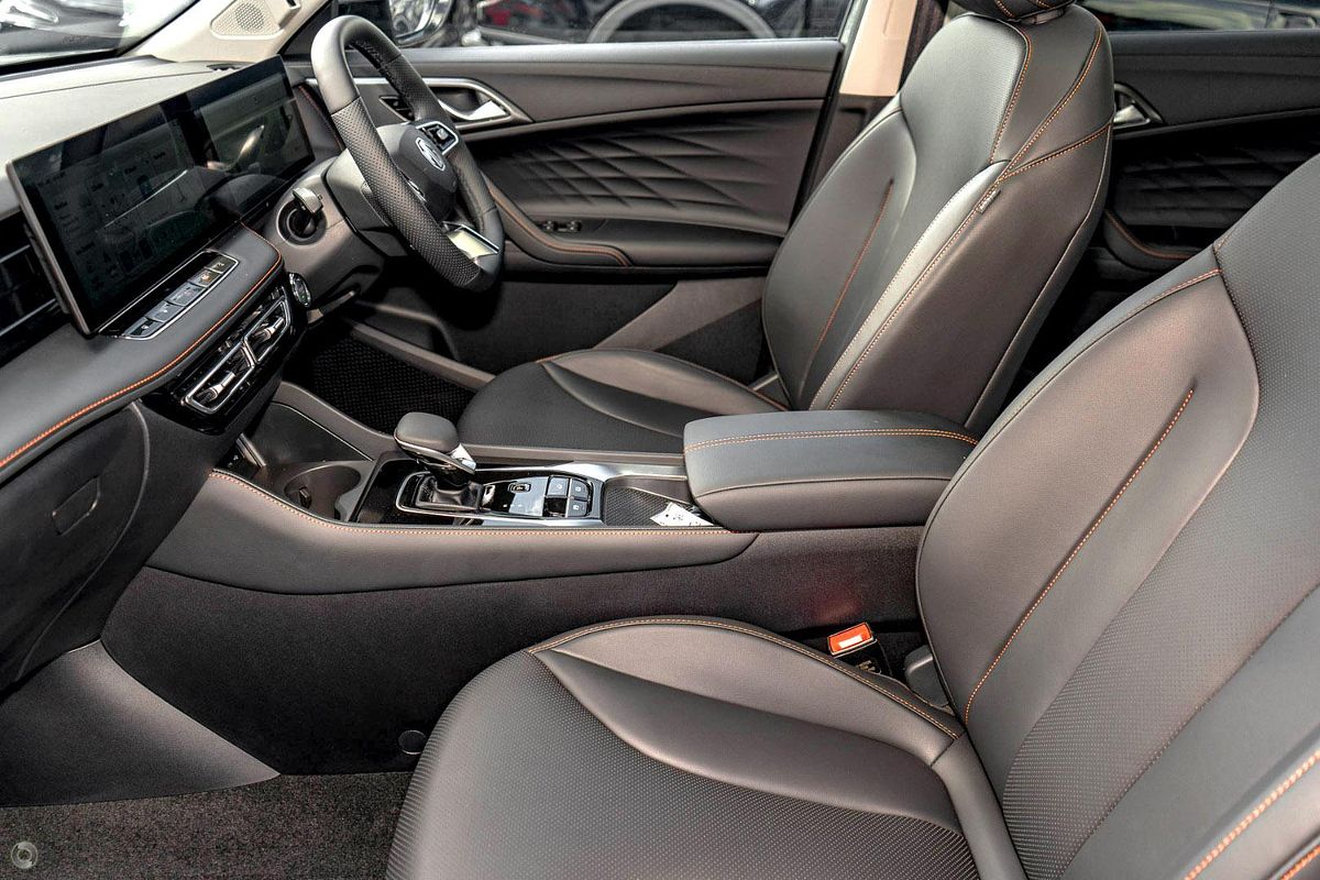 2025 MG HS Super Hybrid Essence AS33P