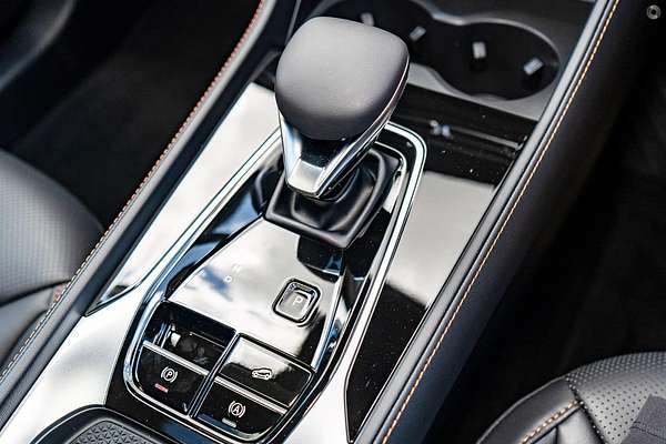 2025 MG HS Super Hybrid Essence AS33P