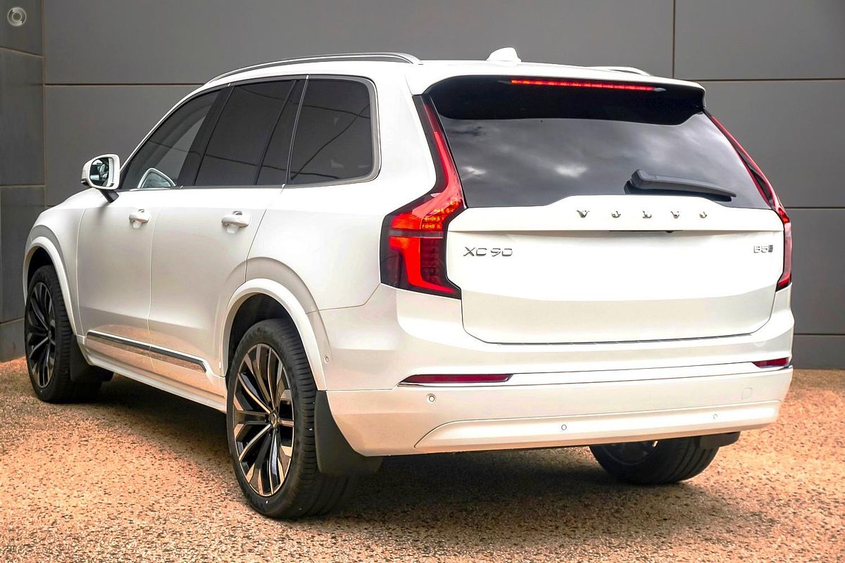 2025 Volvo XC90 Ultra B5 Bright