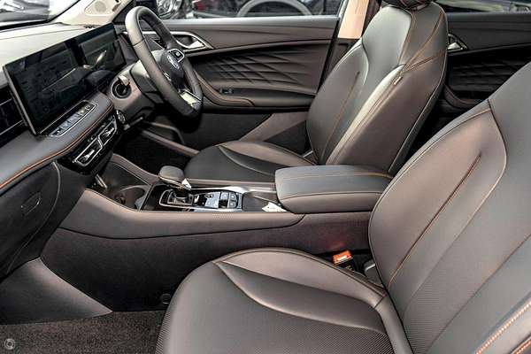 2025 MG HS Super Hybrid Essence AS33P