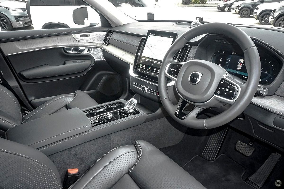 2025 Volvo XC90 Ultra B5 Bright