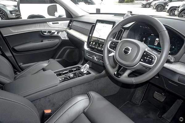 2025 Volvo XC90 Ultra B5 Bright