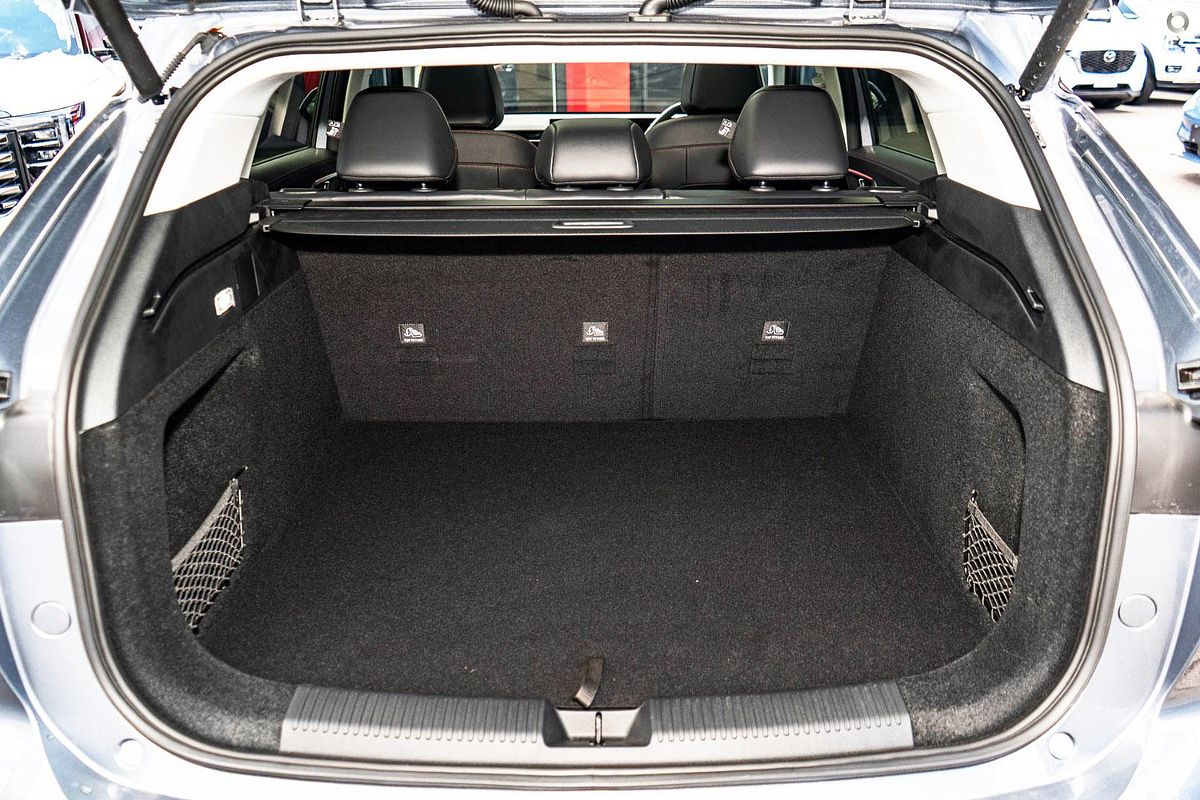 2025 MG HS Super Hybrid Essence AS33P