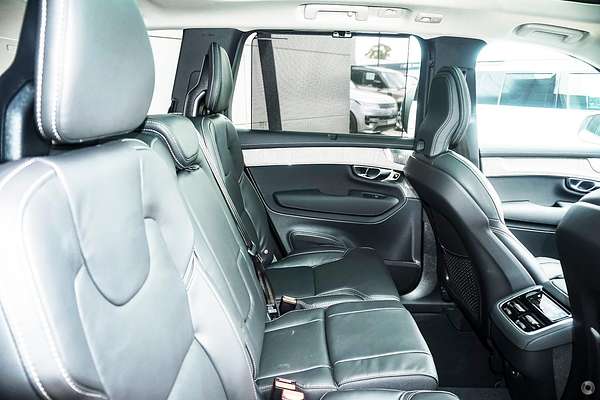 2025 Volvo XC90 Ultra B5 Bright
