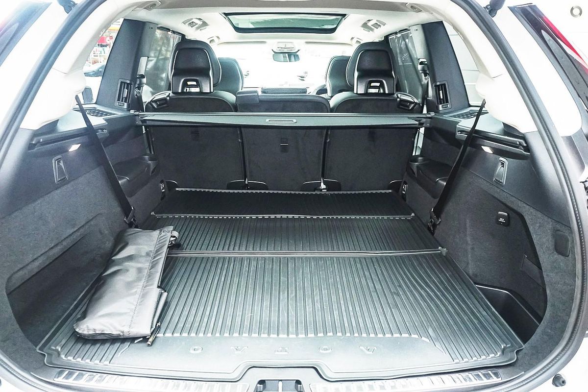 2025 Volvo XC90 Ultra B5 Bright