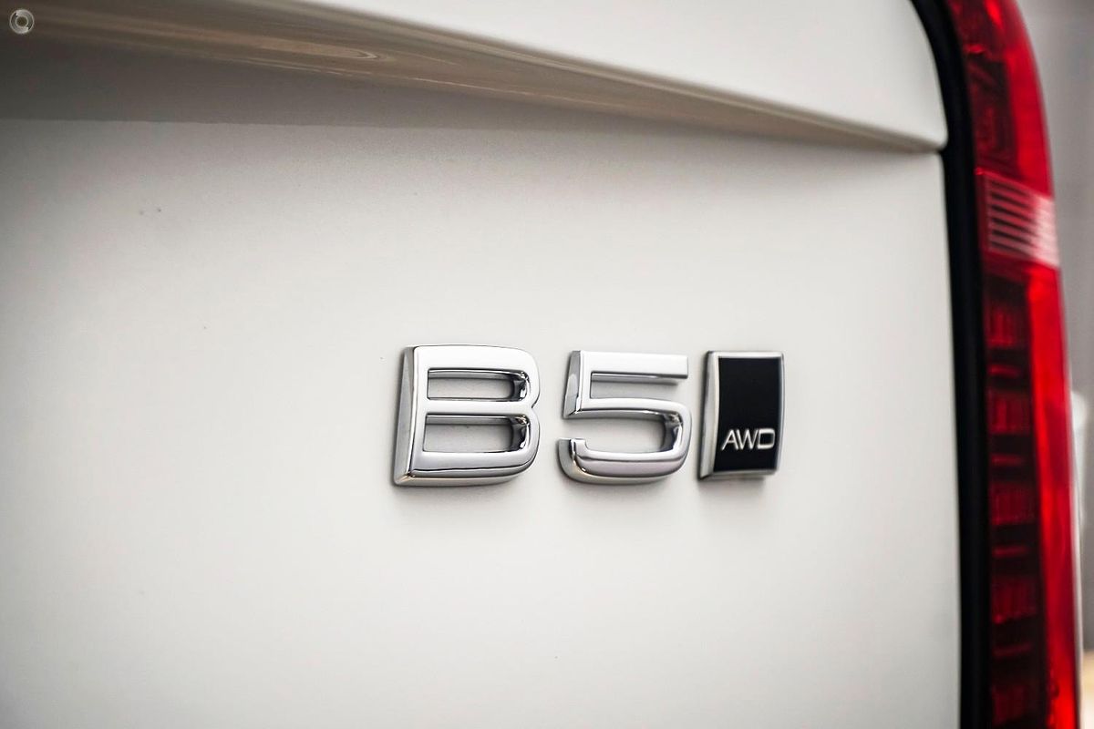 2025 Volvo XC90 Ultra B5 Bright