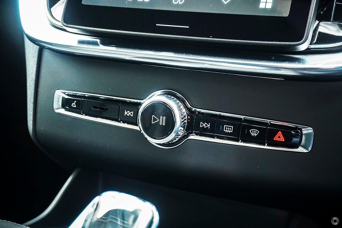 2025 Volvo XC90 Ultra B5 Bright