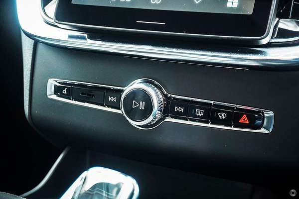 2025 Volvo XC90 Ultra B5 Bright