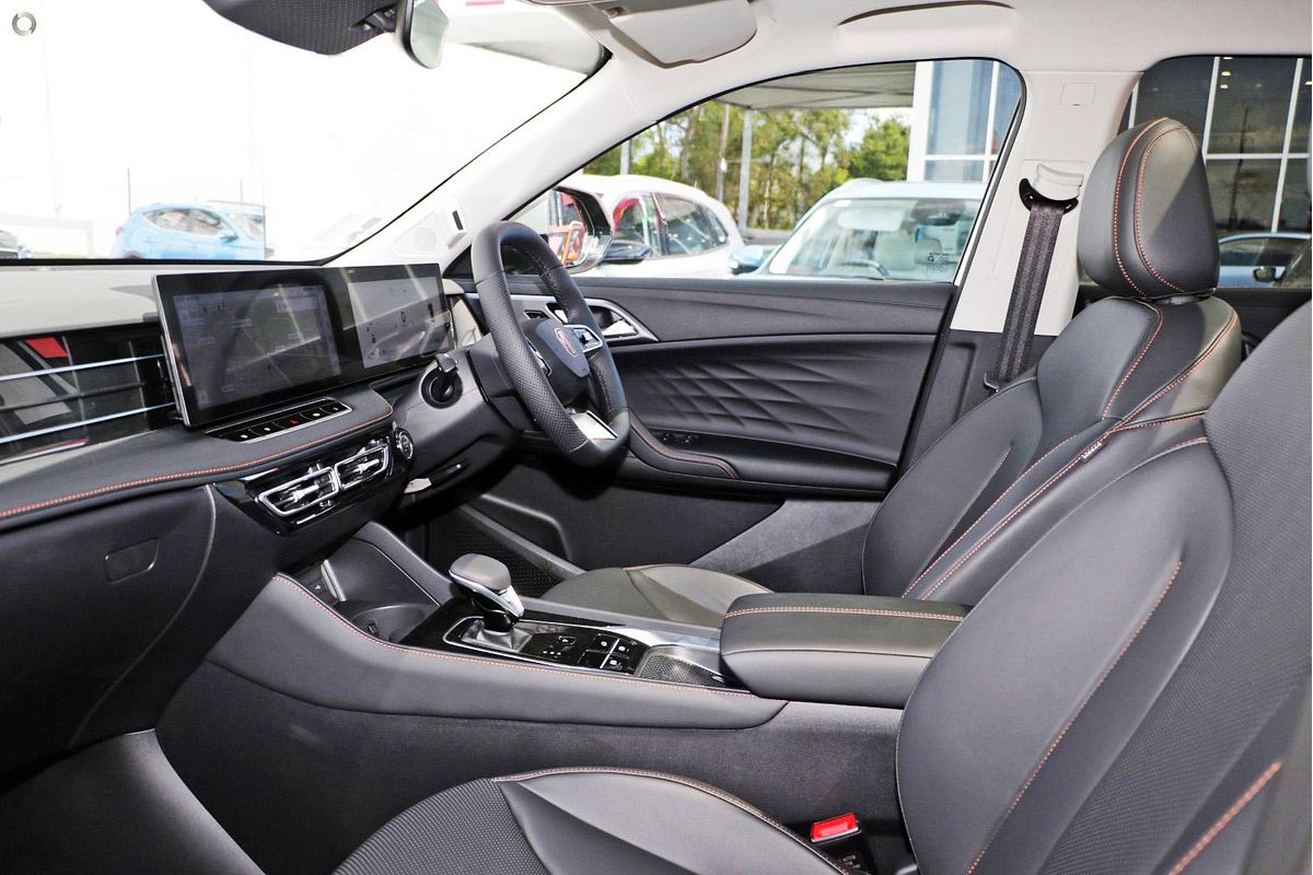 2025 MG HS Super Hybrid Essence AS33P