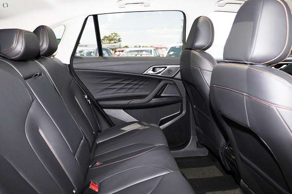 2025 MG HS Super Hybrid Essence AS33P