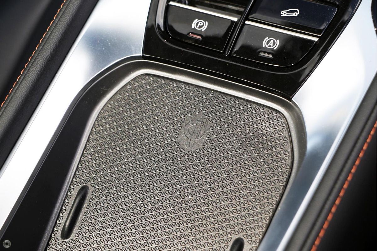 2025 MG HS Super Hybrid Essence AS33P