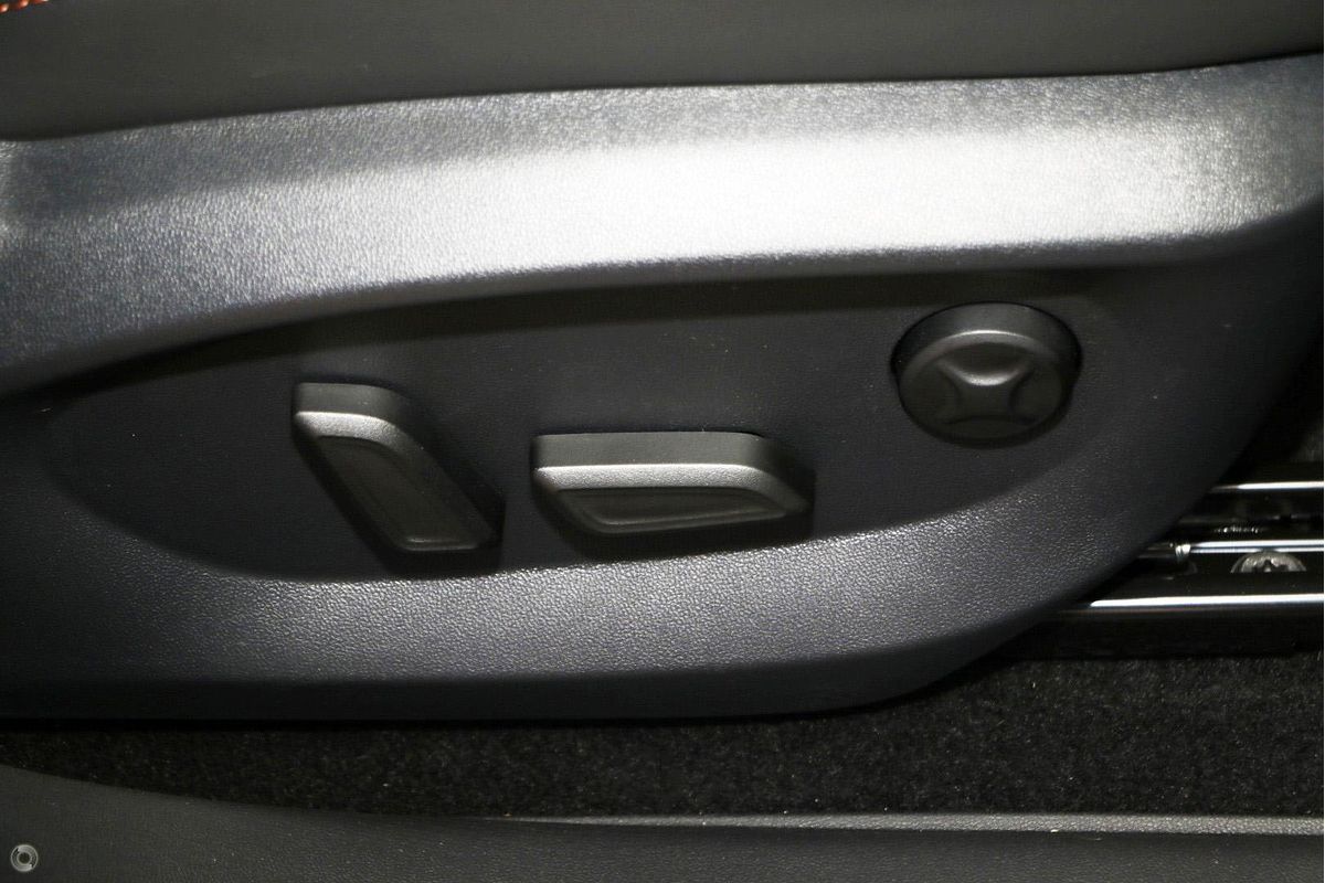 2025 MG HS Super Hybrid Essence AS33P