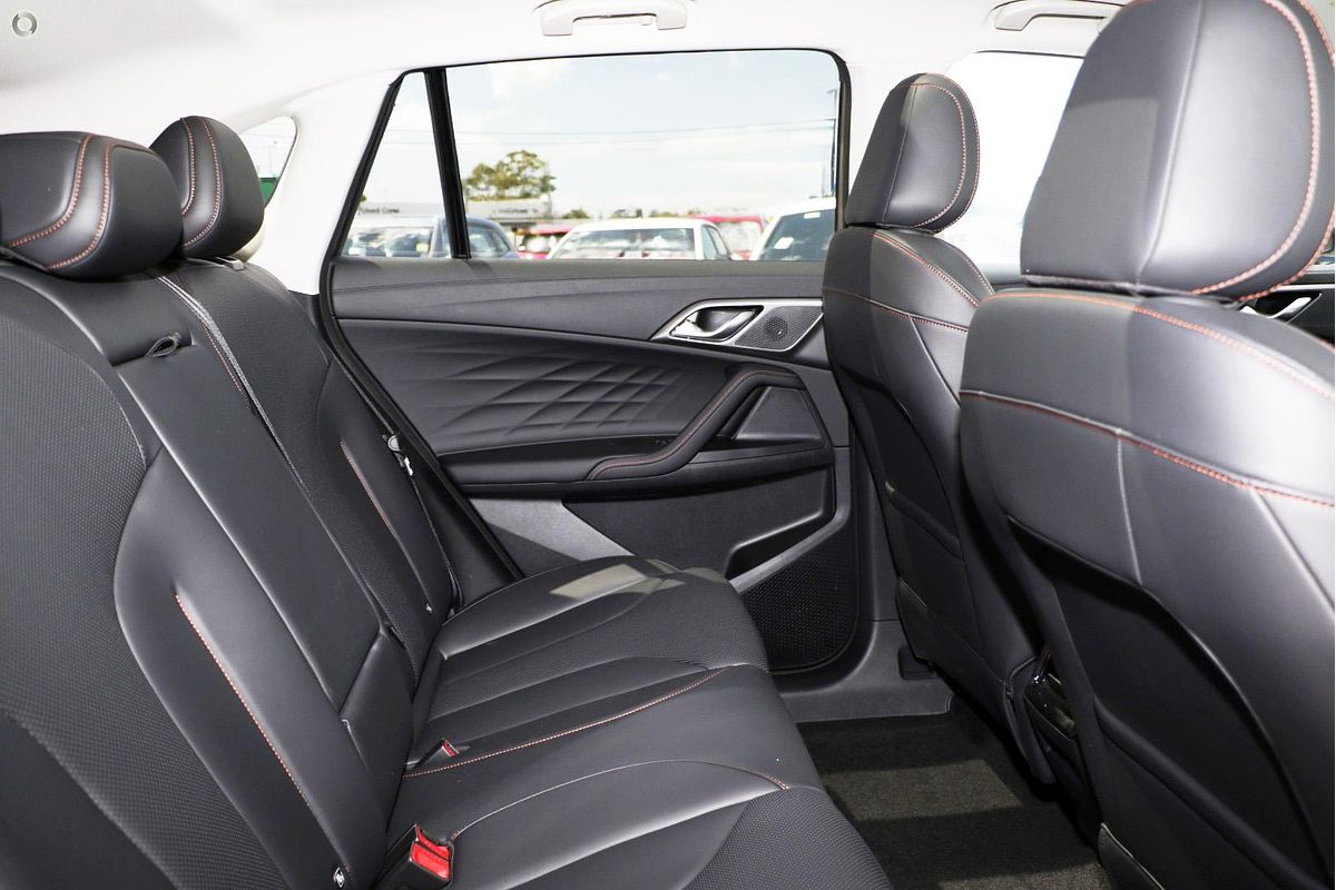 2025 MG HS Super Hybrid Essence AS33P