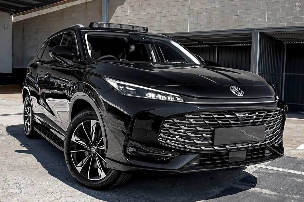 2025 MG HS Super Hybrid Essence AS33P