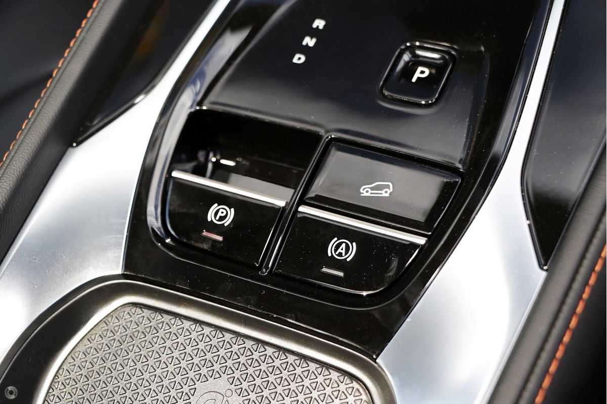 2025 MG HS Super Hybrid Essence AS33P