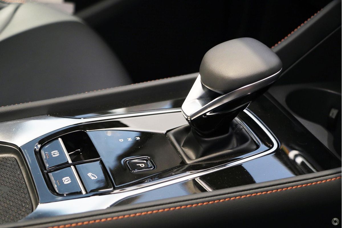 2025 MG HS Super Hybrid Essence AS33P