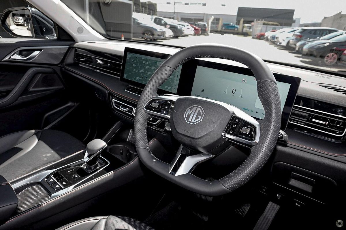 2025 MG HS Super Hybrid Essence AS33P