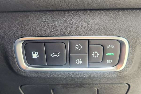 2025 Jaecoo J7 SHS Summit