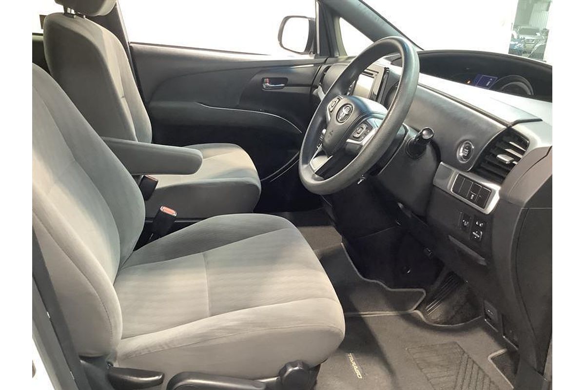 2017 Toyota Tarago GLi ACR50R