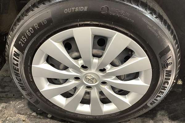 2017 Toyota Tarago GLi ACR50R