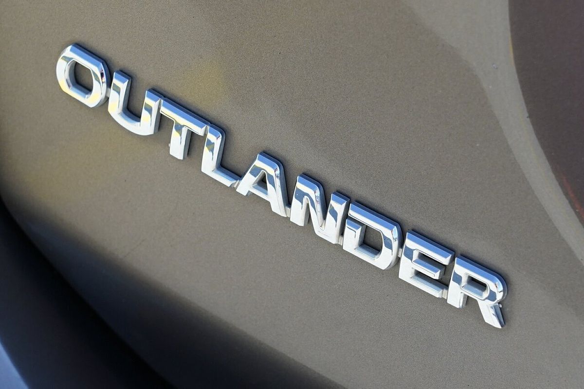 2020 Mitsubishi Outlander ES ZL