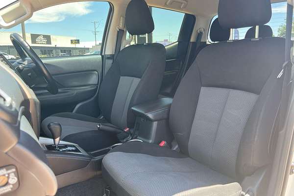 2022 Mitsubishi Triton GLX-R MR Rear Wheel Drive