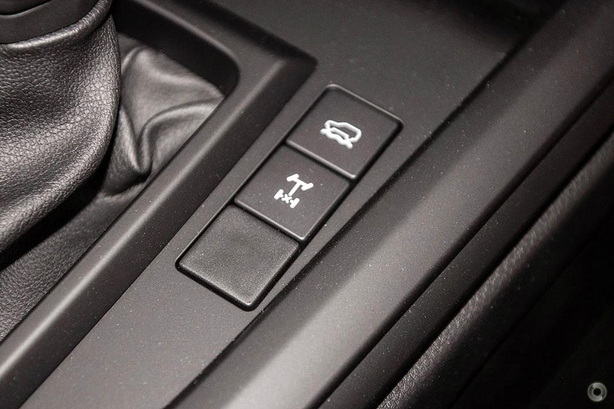 2025 Isuzu D-MAX SX 4X4