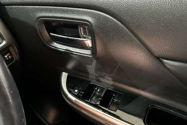 2020 Mitsubishi Triton GSR MR 4X4