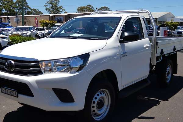 2025 Toyota Hilux SR GUN126R 4X4