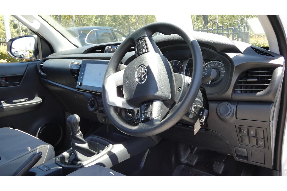 2025 Toyota Hilux SR GUN126R 4X4